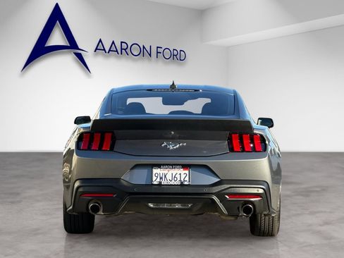 Used 2025 Ford Mustang EcoBoost image 4