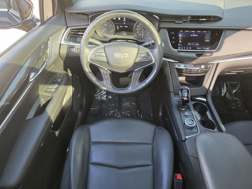 Used 2024 Cadillac XT5 Premium Luxury w/ Technology Package AWD/4WD image 2