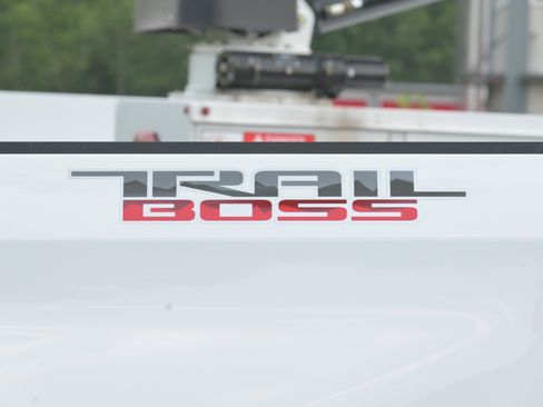 Used 2023 Chevrolet Silverado 1500 LT Trail Boss AWD/4WD image 39