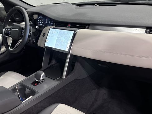 New 2026 Land Rover Discovery Sport Landmark AWD/4WD image 4