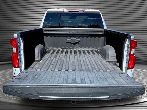 Used 2022 Chevrolet Silverado 1500 RST AWD/4WD image 7