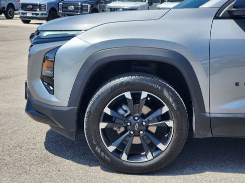 Used 2025 Chevrolet Equinox RS w/ Safety and Technology Package FWD image 9