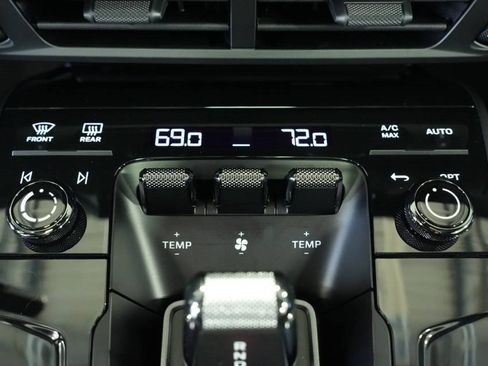 Used 2025 Porsche 911 Carrera 4 GTS image 22