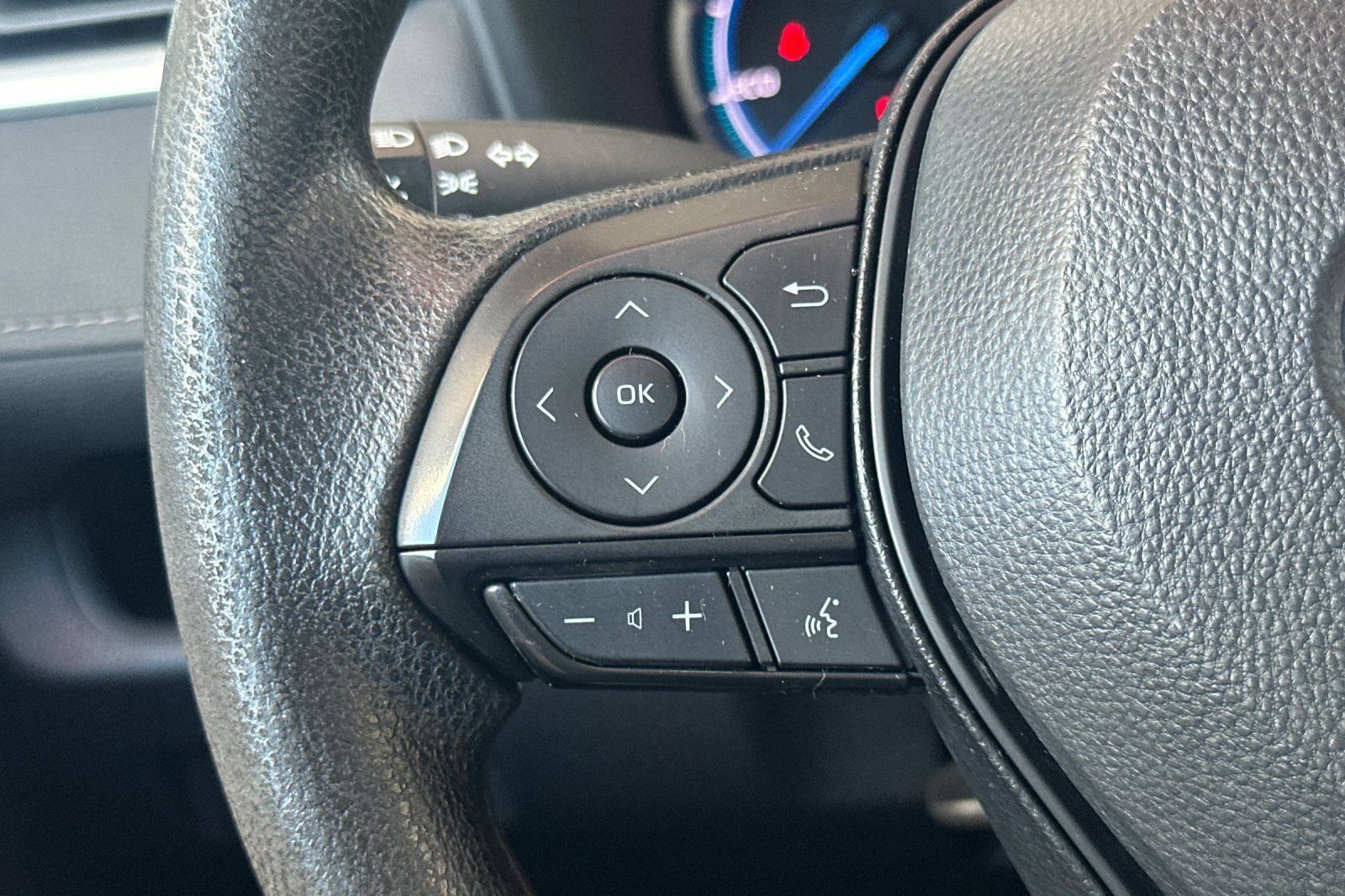 Certified 2023 Toyota RAV4 LE AWD/4WD image 27