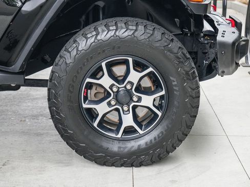 Used 2019 Jeep Wrangler Unlimited Rubicon AWD/4WD image 11