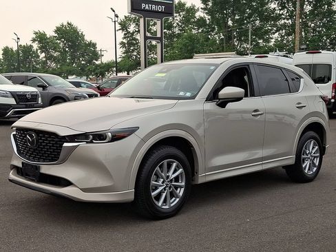 Used 2024 MAZDA CX-5 AWD 2.5 S w/ Preferred Package image 3