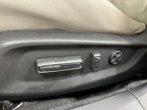 Used 2021 Honda Accord Touring image 8