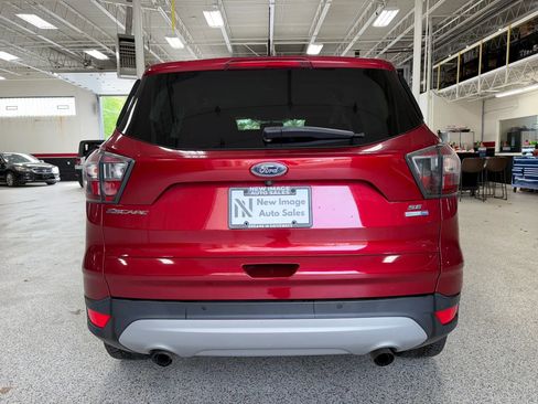 Used 2017 Ford Escape SE w/ Equipment Group 201A AWD/4WD image 12