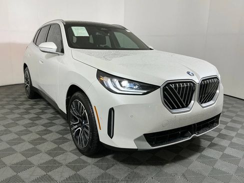 Certified 2025 BMW X3 xDrive30i w/ Premium Package AWD/4WD image 4