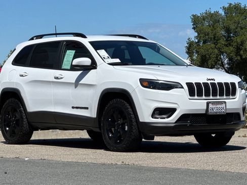Used 2020 Jeep Cherokee Latitude Plus AWD/4WD image 6