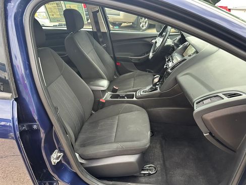 Used 2017 Ford Focus SEL w/ Cold Weather Package FWD image 12
