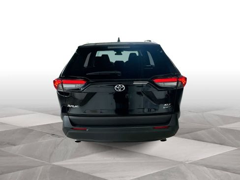 Used 2025 Toyota RAV4 XLE AWD/4WD image 7