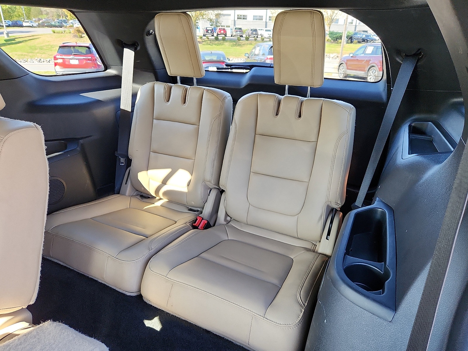 Used 2017 Ford Explorer XLT w/ Equipment Group 202A AWD/4WD image 10