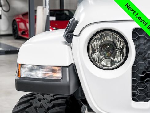 Used 2021 Jeep Gladiator Sport AWD/4WD image 41