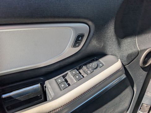 Certified 2025 Ford Expedition Active image 19