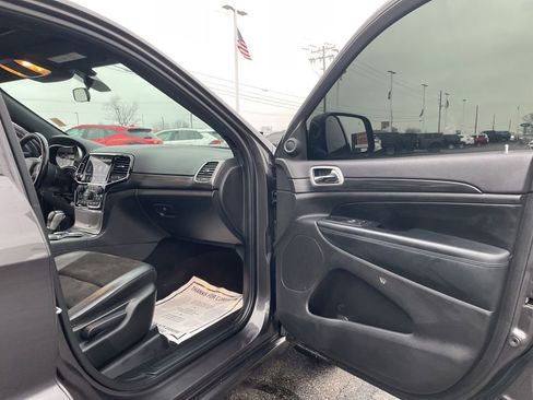 Used 2021 Jeep Grand Cherokee Laredo X image 34