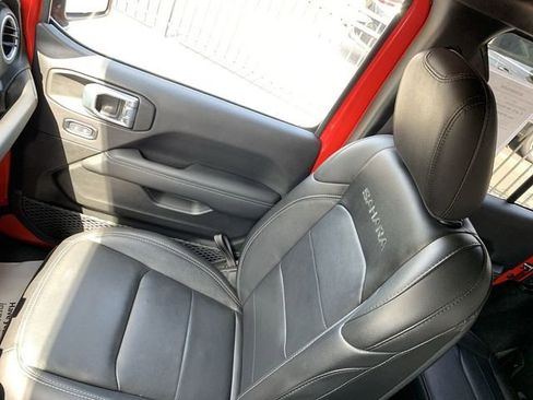 Used 2023 Jeep Wrangler Unlimited Sahara w/ Cold Weather Group image 29