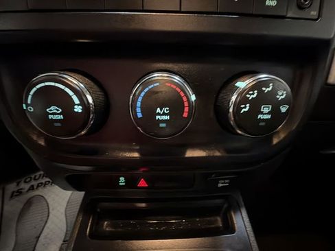 Used 2014 Jeep Compass Sport w/ Power Value Group image 17