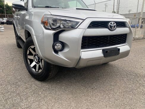 Used 2018 Toyota 4Runner TRD Off-Road Premium AWD/4WD image 5