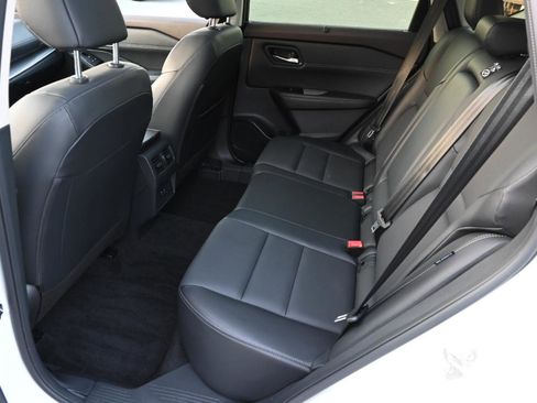 Used 2023 Nissan Rogue SV w/ SV Premium B Package AWD/4WD image 13