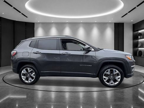 Used 2019 Jeep Compass Limited AWD/4WD image 5