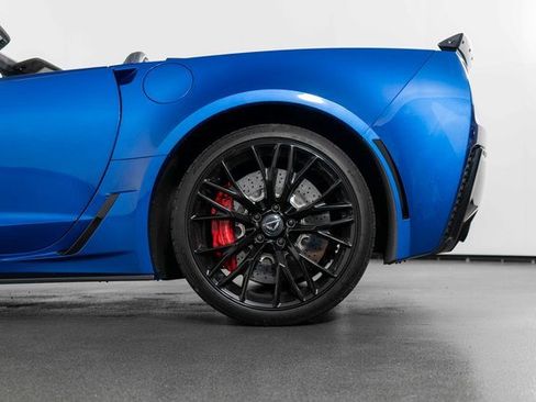 Used 2015 Chevrolet Corvette Z06 w/ 3LZ Preferred Equipment Group image 13