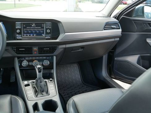 Certified 2022 Volkswagen Jetta SE FWD image 23