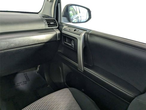 Used 2014 Toyota 4Runner SR5 AWD/4WD image 39
