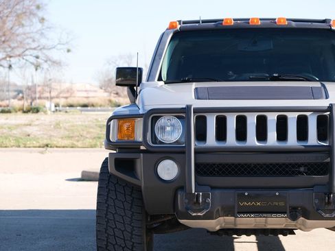 Used 2009 HUMMER H3T Alpha image 4