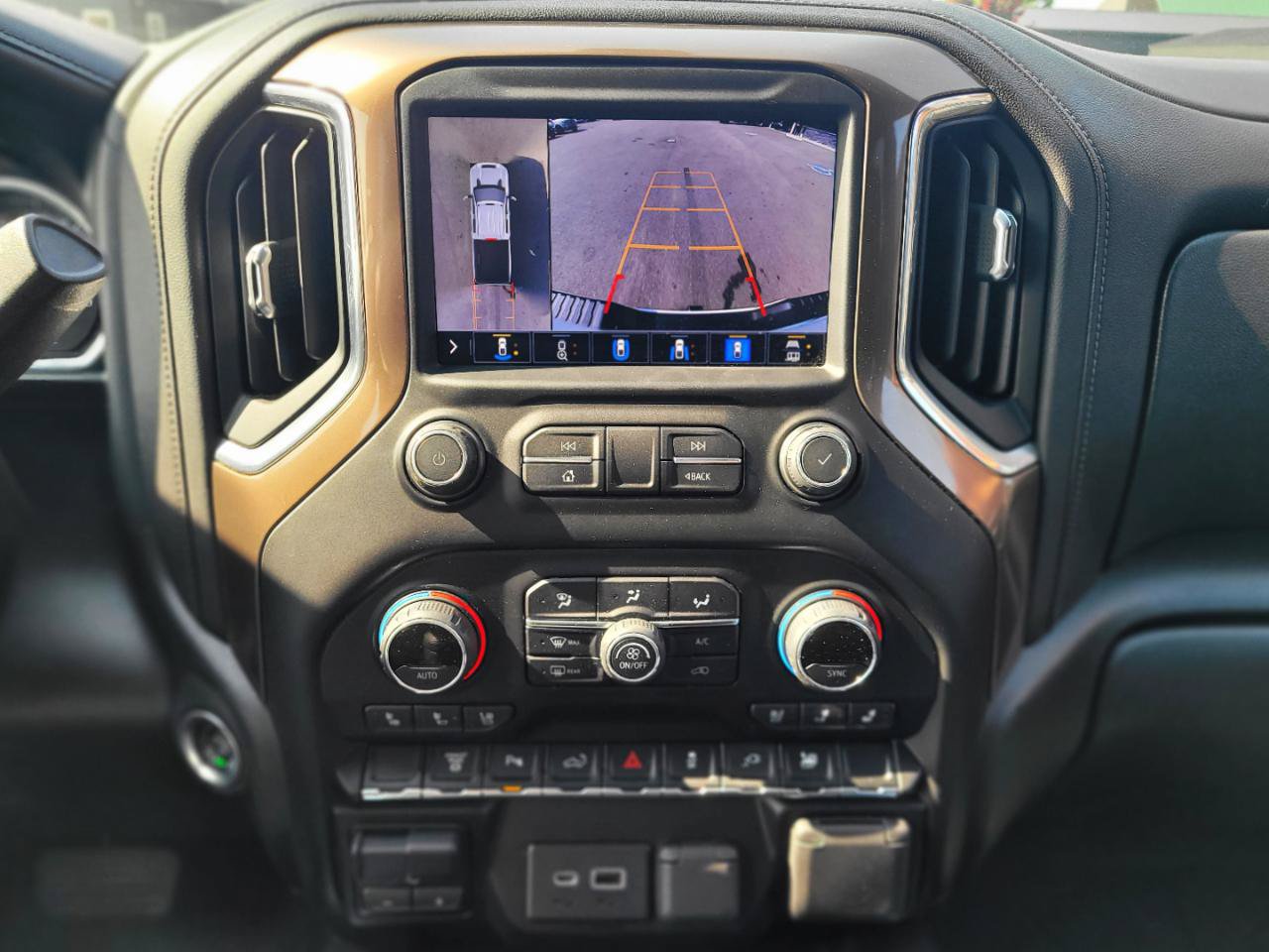 Used 2021 Chevrolet Silverado 2500 High Country AWD/4WD image 11