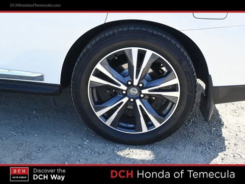 Used 2020 Nissan Pathfinder Platinum image 22