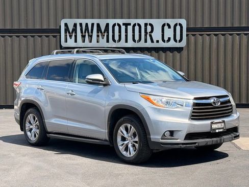 Used 2014 Toyota Highlander XLE AWD/4WD image 1