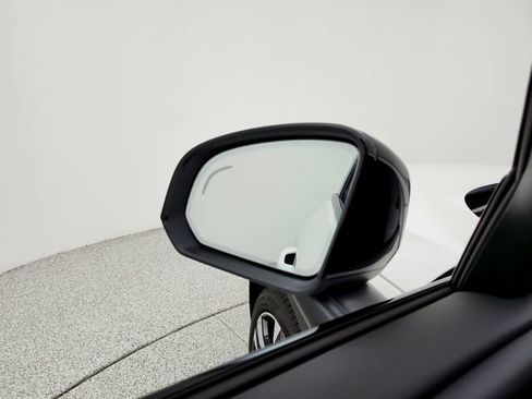 New 2026 Volvo XC40 B5 Plus w/ Climate Package AWD/4WD image 19