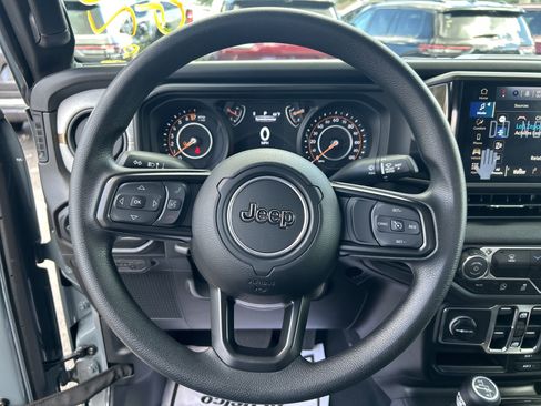 New 2025 Jeep Gladiator Sport image 16