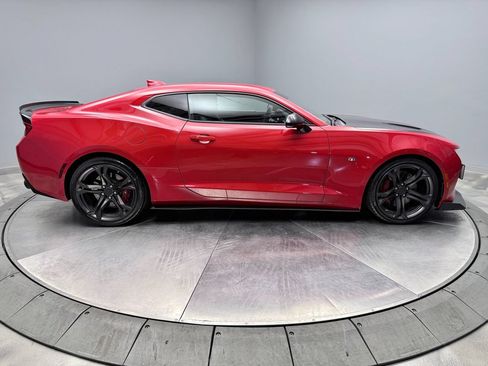 Used 2018 Chevrolet Camaro SS RWD image 4
