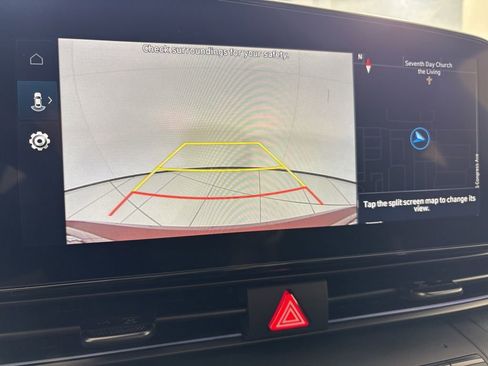 Used 2025 Hyundai Elantra SEL FWD image 25