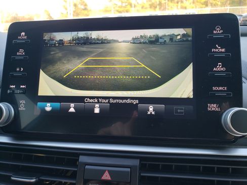 Used 2022 Honda Accord Touring image 39