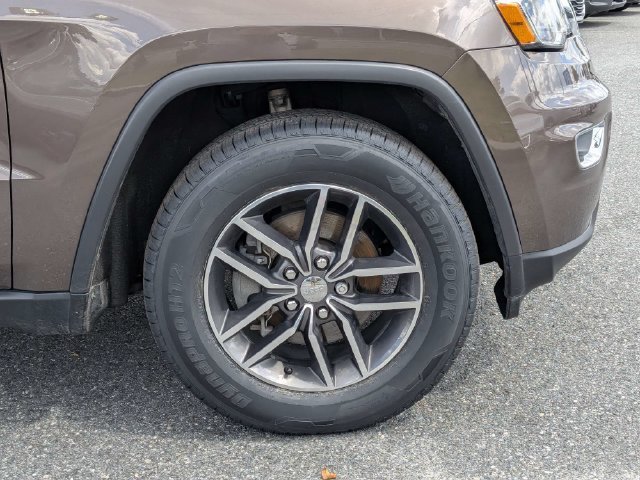 Used 2018 Jeep Grand Cherokee Laredo RWD image 11