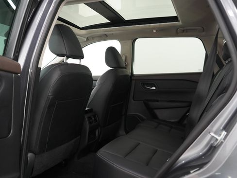 Used 2023 Nissan Rogue SL AWD/4WD image 18