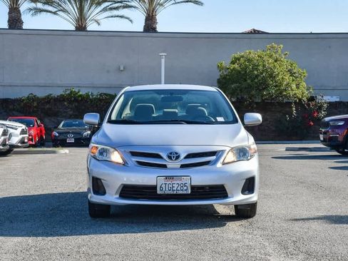 Used 2011 Toyota Corolla LE image 2