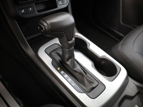 Used 2020 Chevrolet Colorado ZR2 image 16