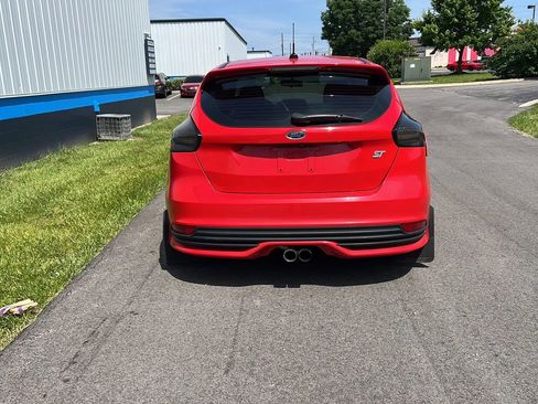 Used 2015 Ford Focus ST FWD image 6