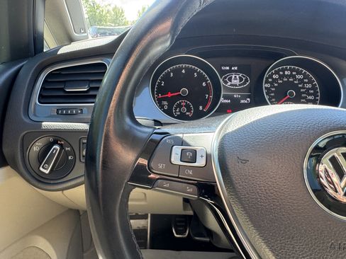 Used 2017 Volkswagen Golf Alltrack SE image 22