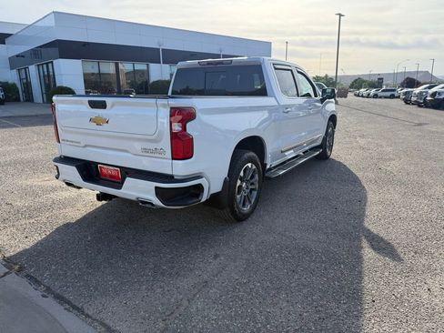Used 2023 Chevrolet Silverado 1500 High Country w/ Z71 Off-Road Package AWD/4WD image 5