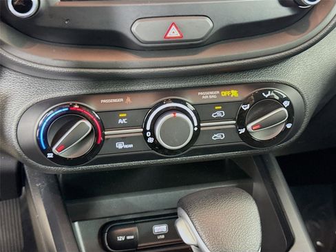 Certified 2025 Kia Soul LX w/ LX Technology Package FWD image 16