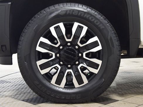 Used 2024 GMC Sierra 3500 Denali Ultimate image 31