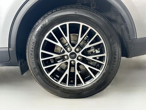 Used 2023 Ford Escape SE w/ PHEV Premium Package image 11