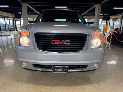 Used 2007 GMC Yukon SLT w/ SLT Preferred Equipment Group image 2