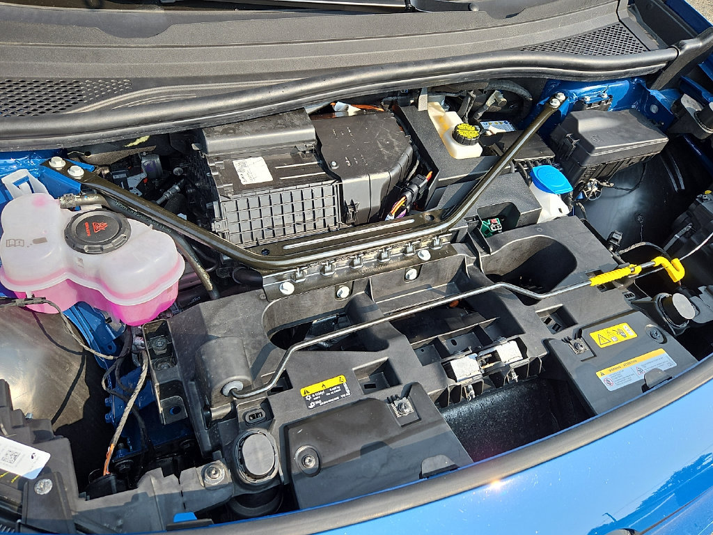 Certified 2025 Volkswagen ID.4 Pro AWD/4WD image 28