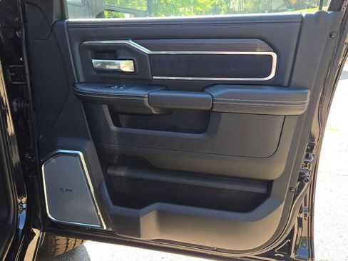 New 2026 RAM 2500 Laramie AWD/4WD image 14